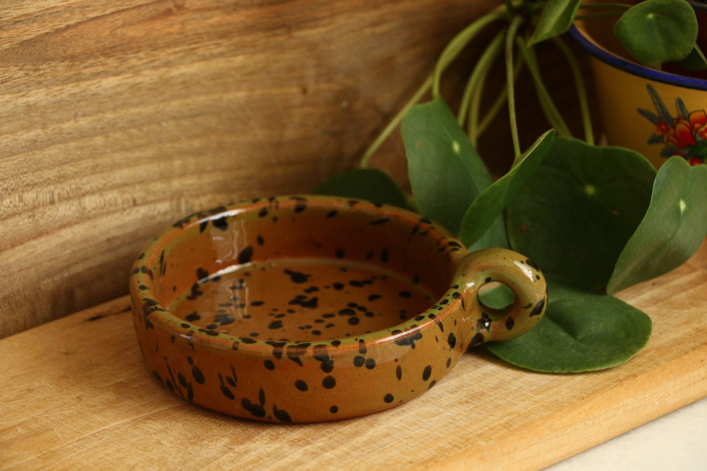 El Yapımı Dekoratif Tek Kulplu Yeşil Desenli Renk Kase -Mezelik