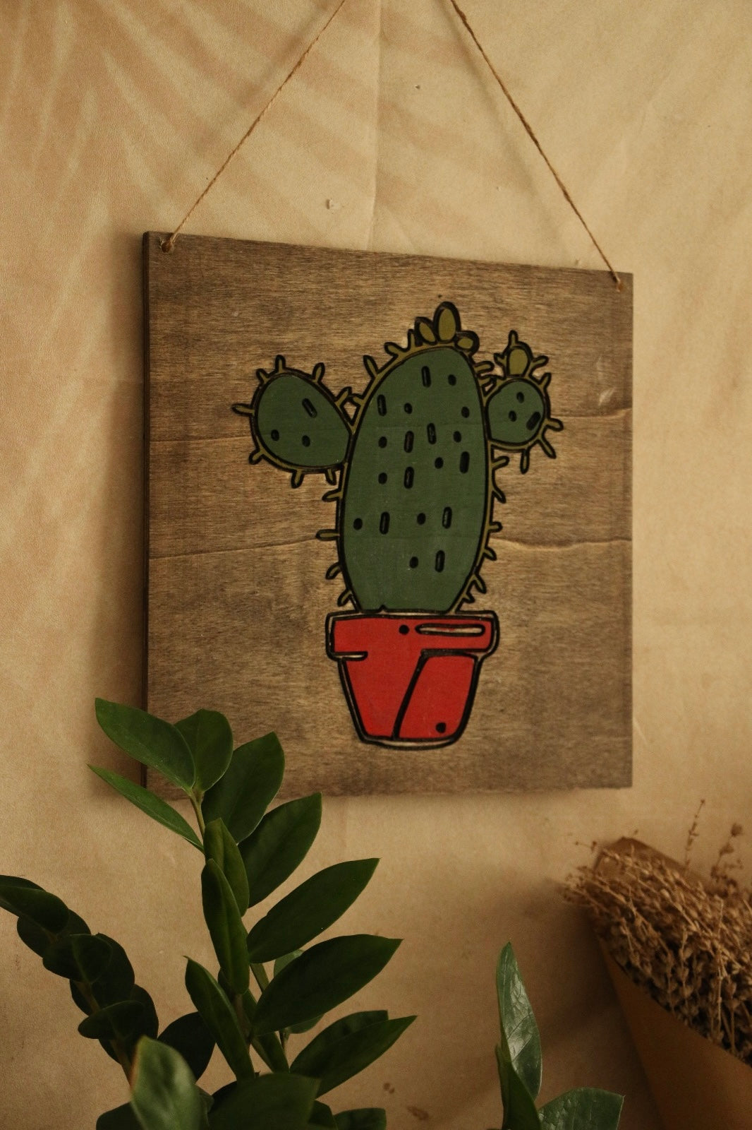 Hoyatap El Boyama Ahşap Oyma Desenli Kaktüslü Rustik Tablo