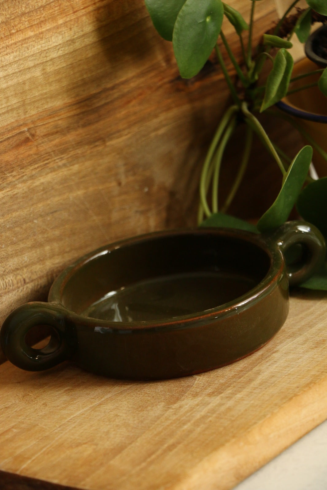 El Yapımı Dekoratif Kulplu Haki Renk Kase -Mezelik