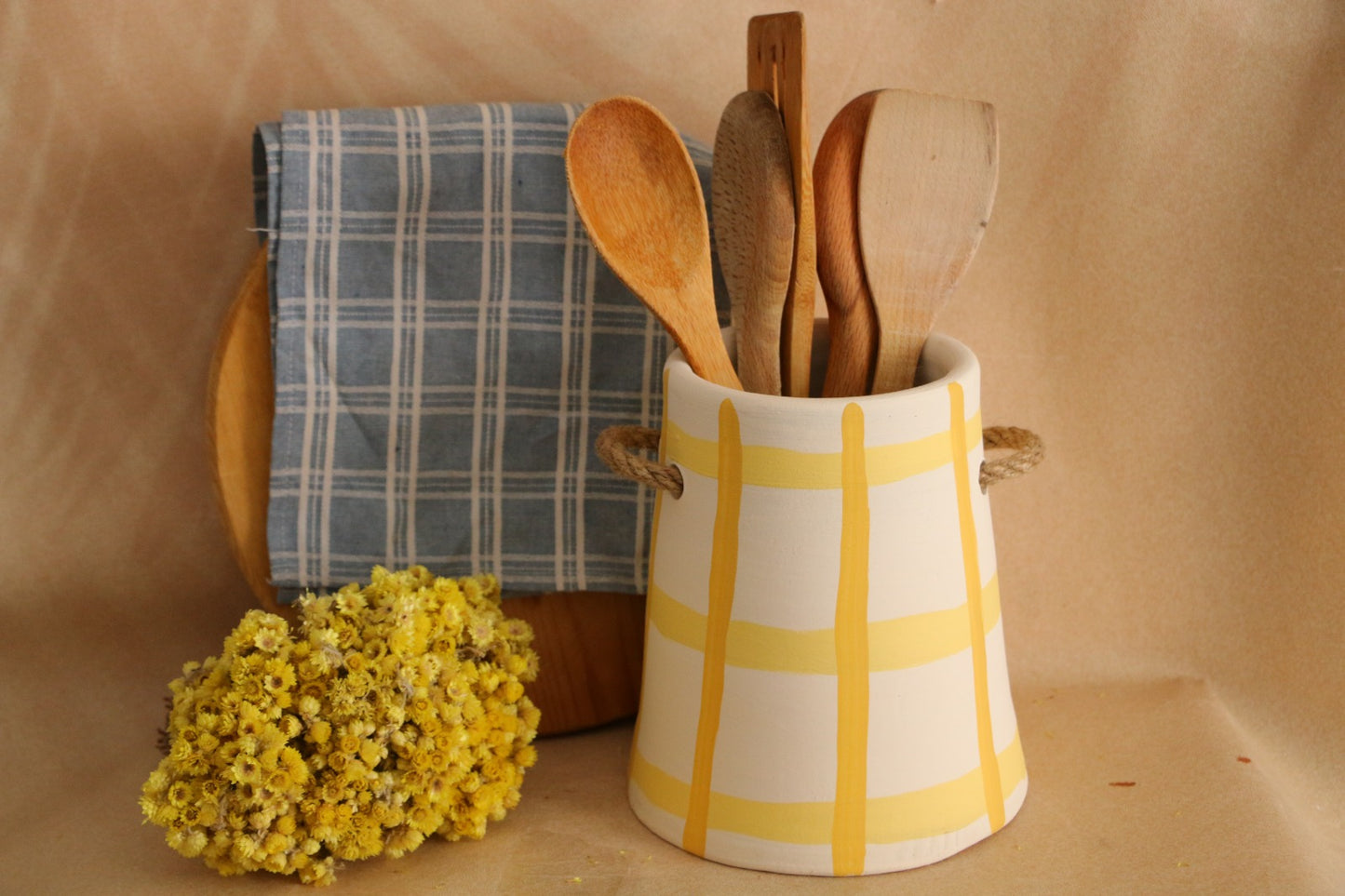 Büyük Boy Hasır Kulp Detaylı Çizgili El Yapımı Dekoratif Vazo & Kaşıklık