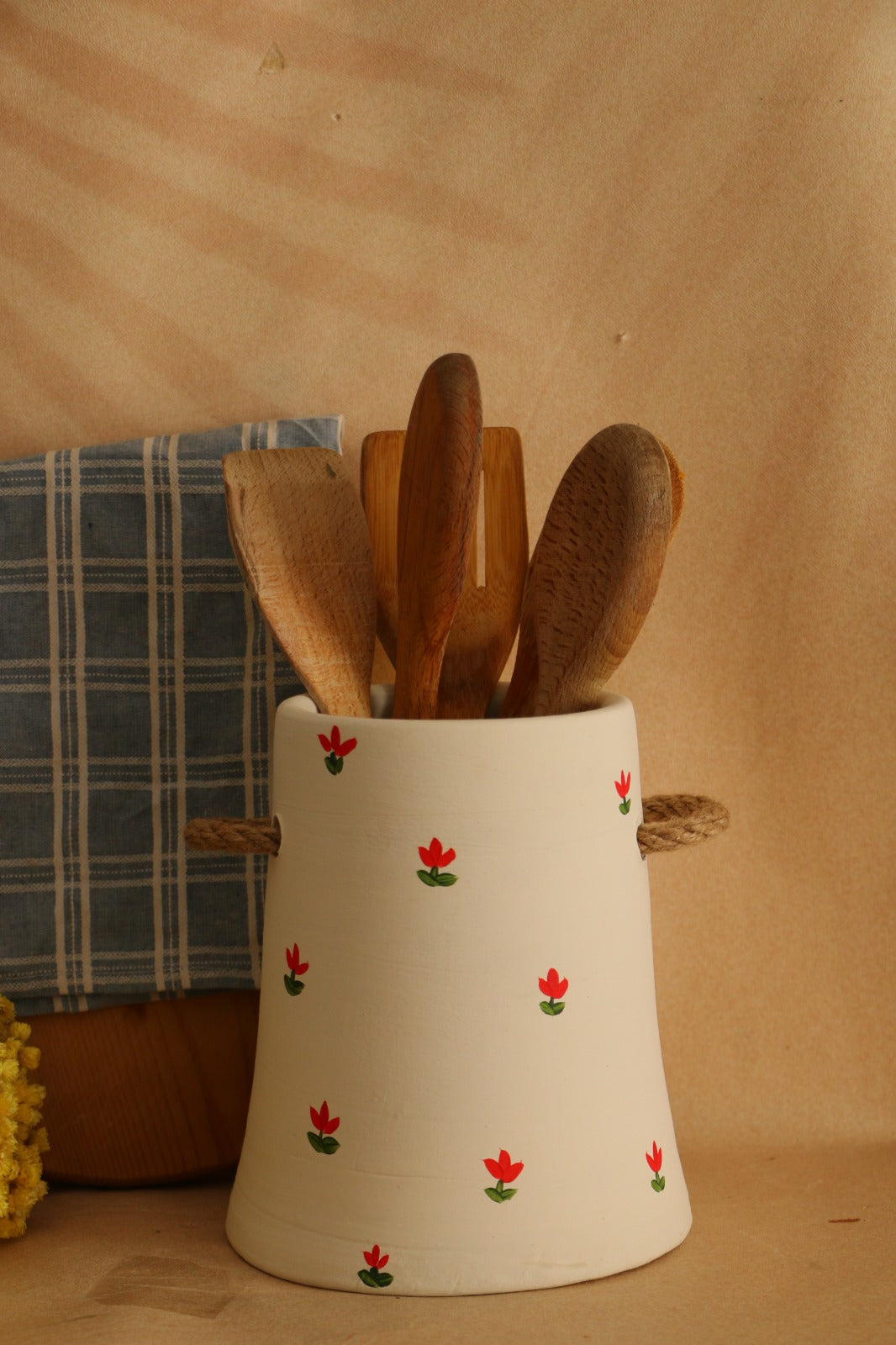 Büyük Boy Hasır Kulp Detaylı Çiçekli El Yapımı Dekoratif Vazo & Kaşıklık