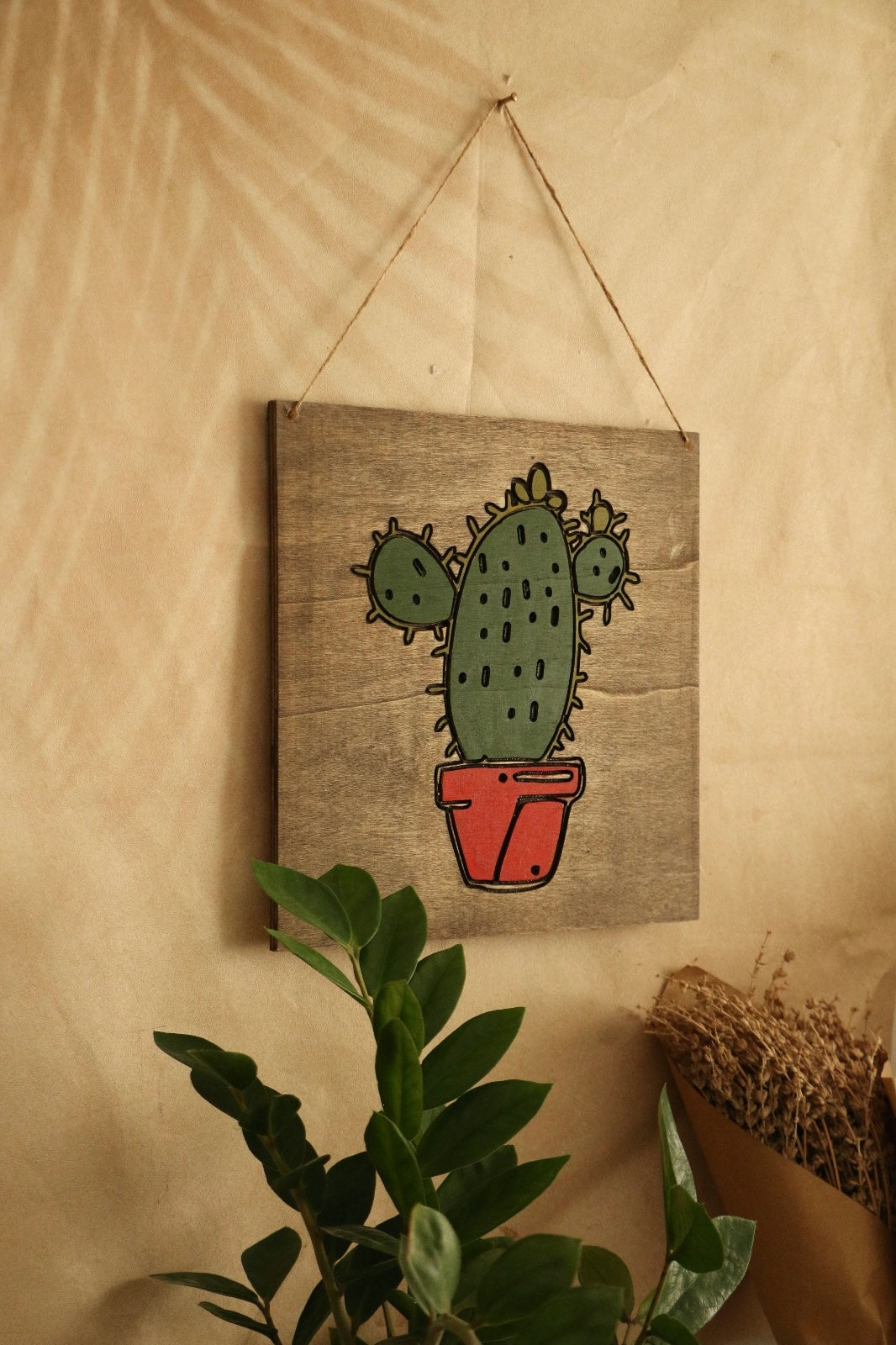 Hoyatap El Boyama Ahşap Oyma Desenli Kaktüslü Rustik Tablo