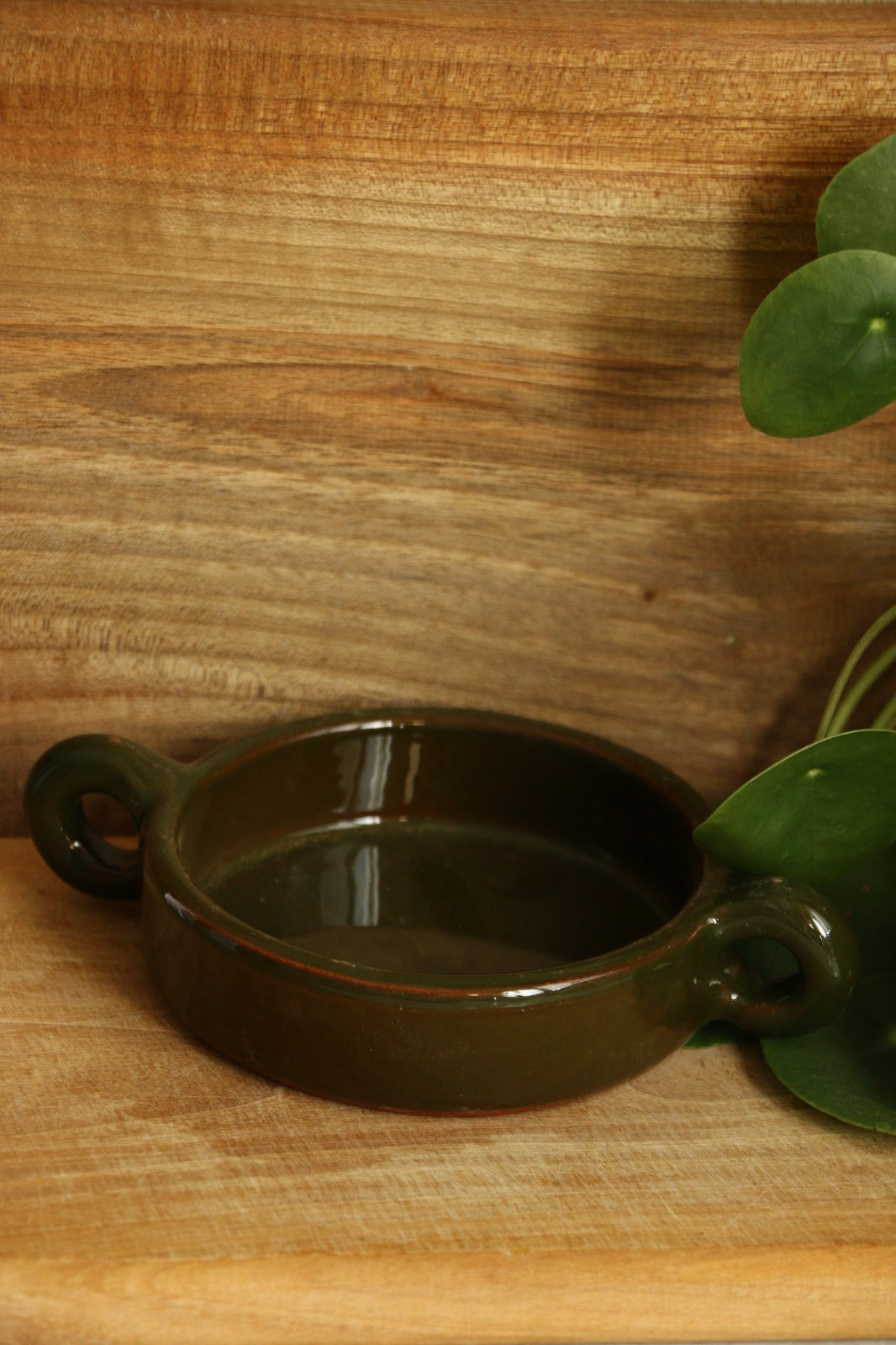 El Yapımı Dekoratif Kulplu Haki Renk Kase -Mezelik