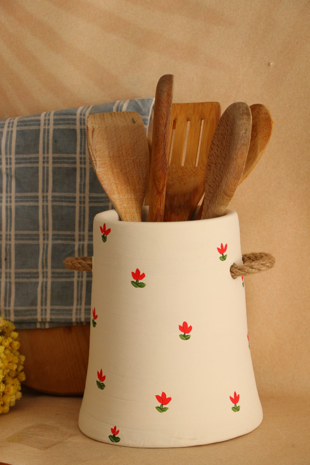 Büyük Boy Hasır Kulp Detaylı Çiçekli El Yapımı Dekoratif Vazo & Kaşıklık