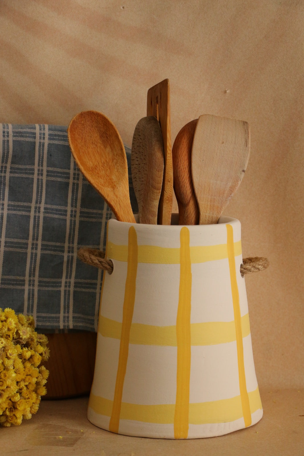 Büyük Boy Hasır Kulp Detaylı Çizgili El Yapımı Dekoratif Vazo & Kaşıklık
