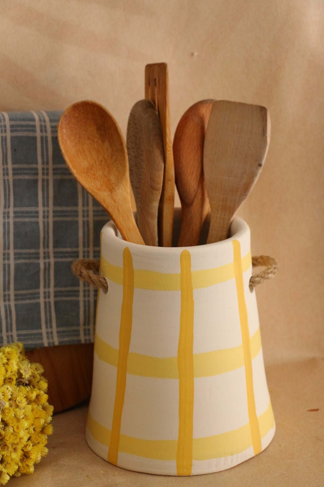 Büyük Boy Hasır Kulp Detaylı Çizgili El Yapımı Dekoratif Vazo & Kaşıklık