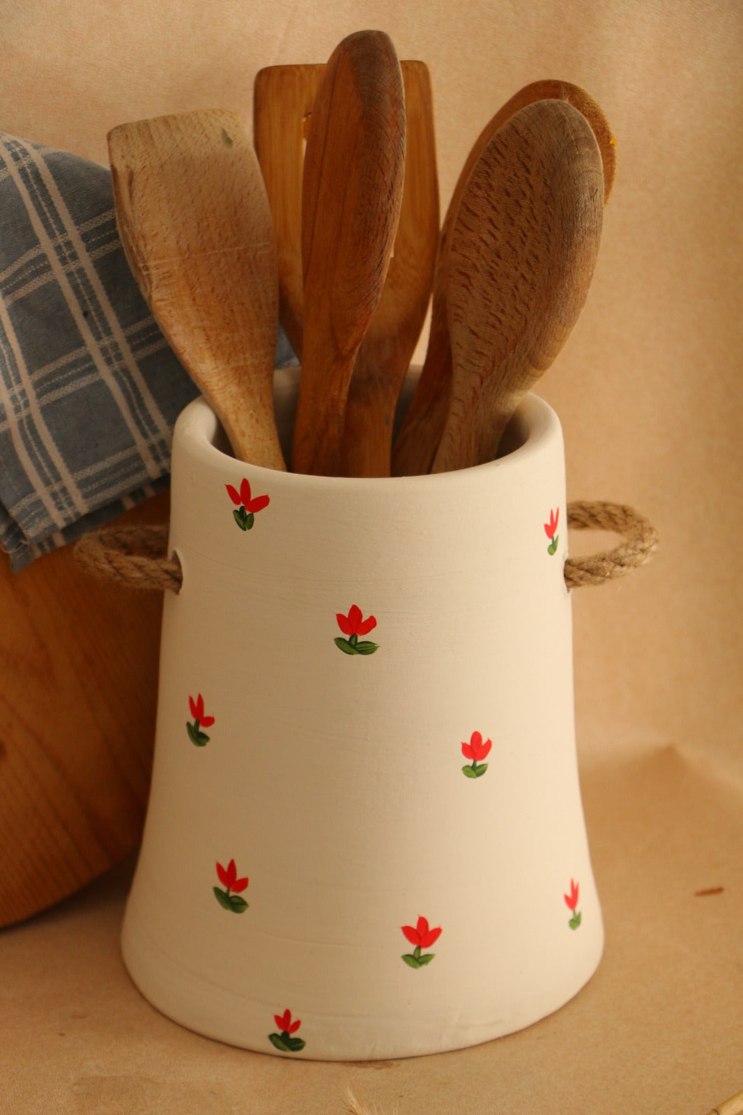 Büyük Boy Hasır Kulp Detaylı Çiçekli El Yapımı Dekoratif Vazo & Kaşıklık