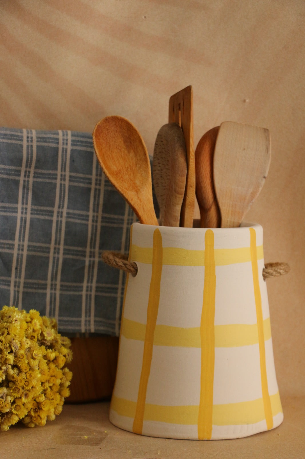 Büyük Boy Hasır Kulp Detaylı Çizgili El Yapımı Dekoratif Vazo & Kaşıklık