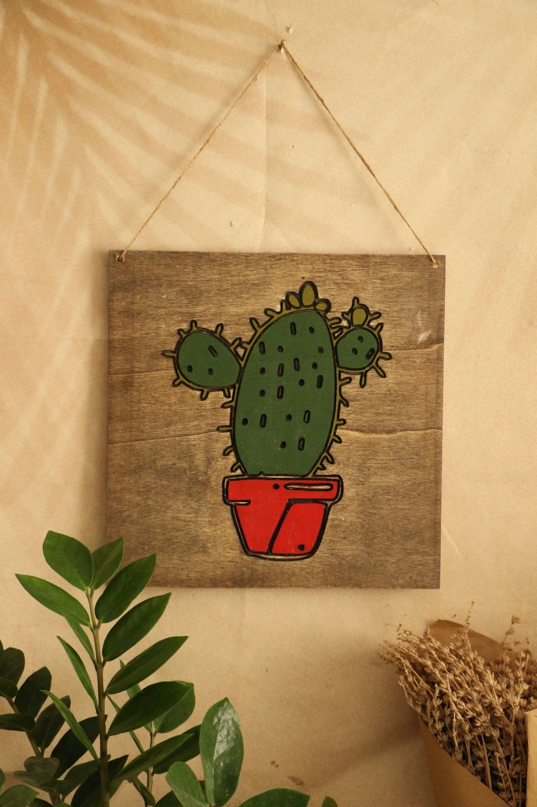 Hoyatap El Boyama Ahşap Oyma Desenli Kaktüslü Rustik Tablo