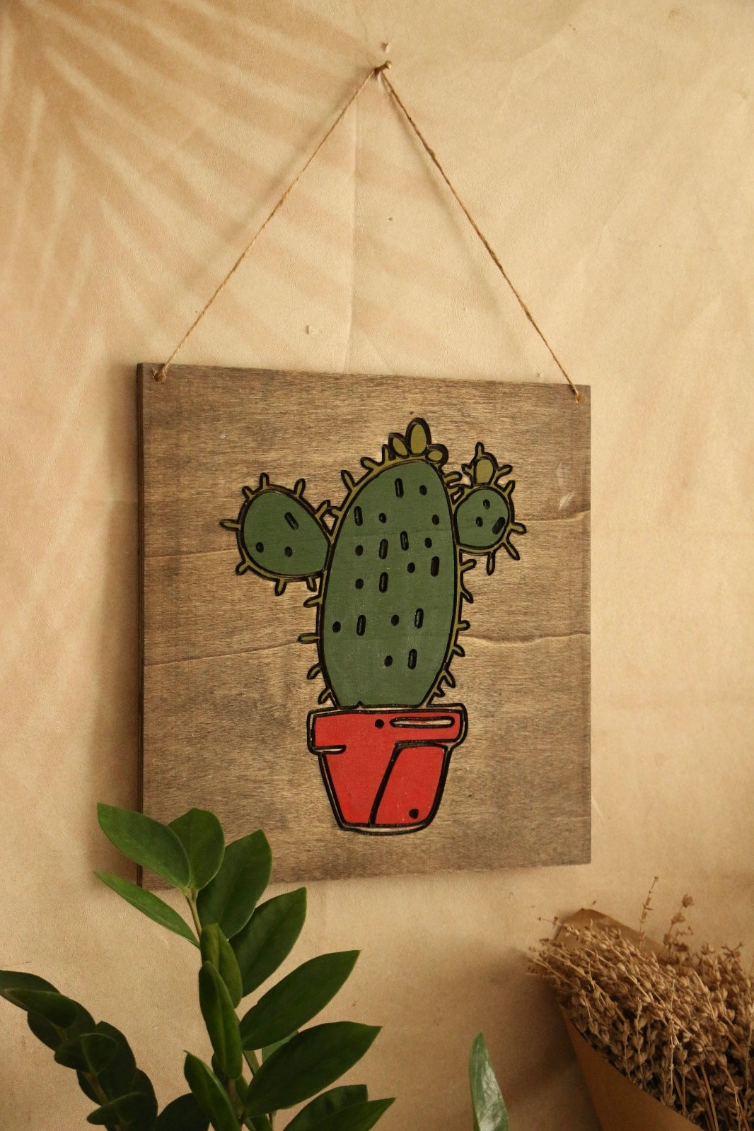 Hoyatap El Boyama Ahşap Oyma Desenli Kaktüslü Rustik Tablo